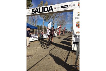 Castañeda ganando en Tordesillas.-EL MUNDO