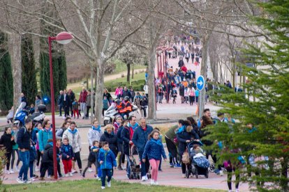 Marcha solidaria del Colegio Agustinas. E.M.