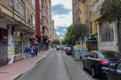 Calle de Velardes en el Barrio de San Juan. -J.M. LOSTAU