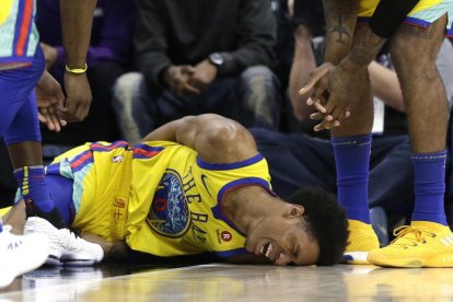 Patrick McCaw, tras su caída.-/ RICH PEDRONCELLI (AP)