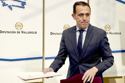Conrado Íscar en la presentación de los Presupuestos de la Diputación de Valladolid para 2024, este martes. ICAL