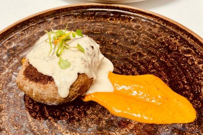 Un pincho de uno de los participantes del VII Concurso de Pinchos Ciudad del Caballero en Olmedo. -C. FABIA.