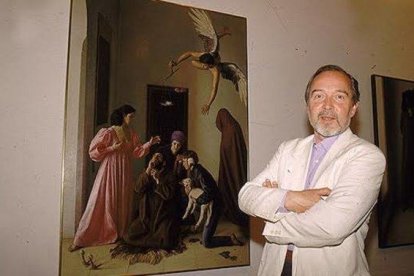 Claudio Bravo Camus, junto a su obra ’Tentación de san Antonio’.-AGENCIAS