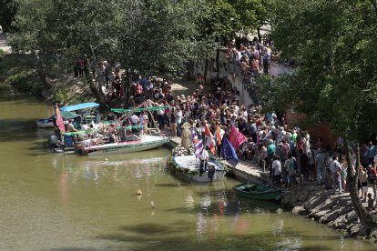 Procesión fluvial de la Virgen del Carmen por el río Pisuerga en Valladolid .-ICAL