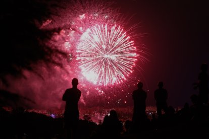 Fuegos artificiales en la jornada de jueves: Pirotecnia Tamarit. / PHOTOGENIC/ CARLOS LLORENTE