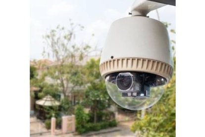Cámara de seguridad y vigilancia.-E. M.