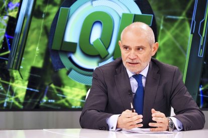 Víctor Caramanzana en el programa ‘La Quinta Esquina’, emitido ayer en La 8 de Valladolid. MIGUEL ÁNGEL SANTOS