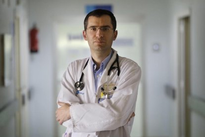 El médico Miguel Marcos en las instalaciones del Hospital Universitario de Salamanca.-ENRIQUE CARRASCAL