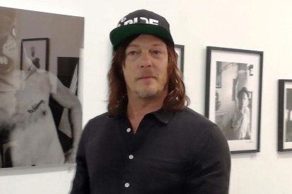 El actor Norman Reedus, en la galería artevistas de Barcelona.-LUIS MIGUEL MARCO