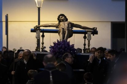 Via crucis de la Cofradía Penitencial de la Sagrada Pasión de Cristo en Valladolid - PHOTOGENIC