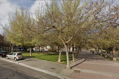 La calle Carbonero del barrio de Pajarillos. -E.M.