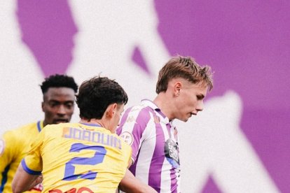 Arnu, el sábado ante la Arandina. REAL VALLADOLID