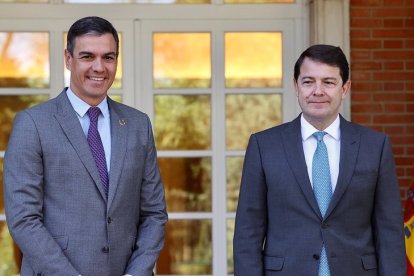 Pedro Sánchez y Alfonso Fernández Mañueco, en una imagen de archivo.-ICAL