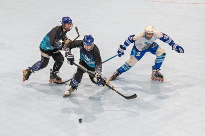 Un momento del partido entre el CPLV y el Arona Tenerife./ EL MUNDO