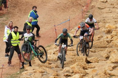 Segunda prueba de la Copa de España BTT en el Cerro de las Contiendas de Valladolid. / JM LOSTAU