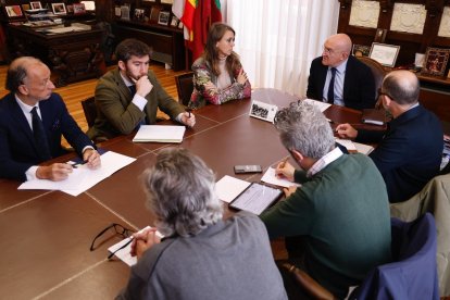 Carnero preside la reunión del Diálogo Social.- E. M.