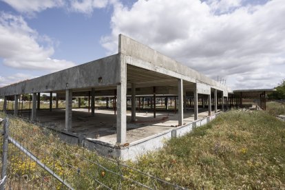 Estado en que quedaron interrumpidas las obras del centro de Salud de la Magdalena. PHOTOGENIC