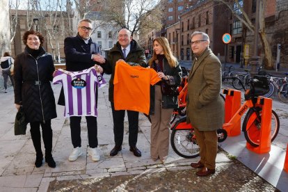 Presentación del servicio de BIKI al estadio.-E. M.