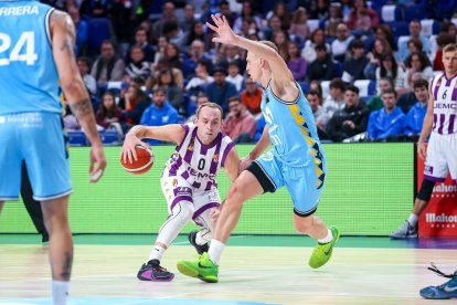 Devin Schmidt, en el duelo ante Estudiantes en el WiZink Center. / EL MUNDO