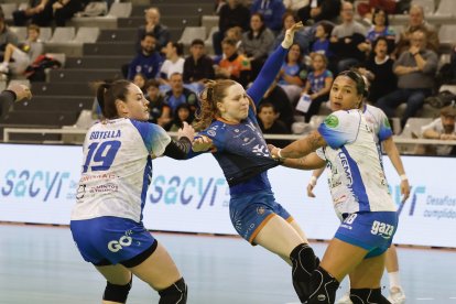 Encuentro de Liga Guerreras entre el Bera Bera y el Caja Rural Aula