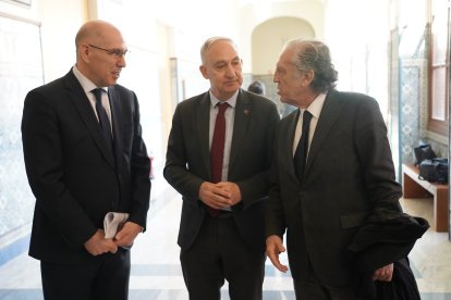 El rector de la Universidad de Valladolid, Antonio Largo, inaugura la jornada ‘Los retornos sociales de la descarbonización, mucho más que un medioambiente saludable’