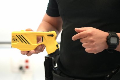 Pistola electrónica de la Policía Local de Valladolid