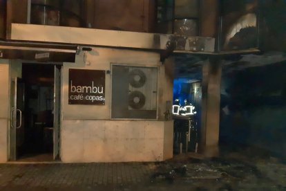 Imagen del estado del bar Bambú tras el incendio