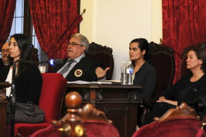 Raquel Gago, Triana Martínez y Montserrat González, en una imagen de archivo durante el juicio