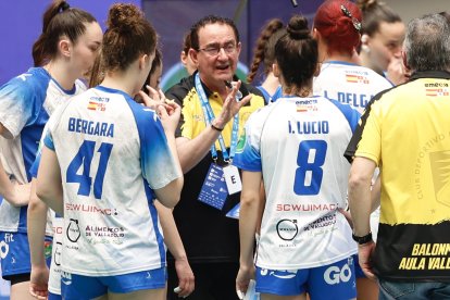 Peñas da órdenes durante la Copa de la Reina