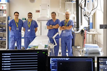 Miembros del servicio de Cardiología en las instalaciones del Complejo Asistencial Universitario de Salamanca.