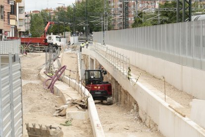 Obras en el paso de Padre Claret, que finalizarán en junio.