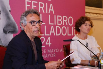 Santiago Hidalgo y Mayte Martínez en la presentación del libro derelatos deportivos