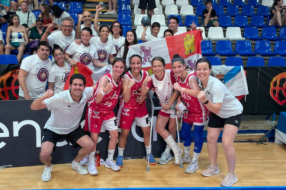 Castilla y León U13 celebra su pase a la final.