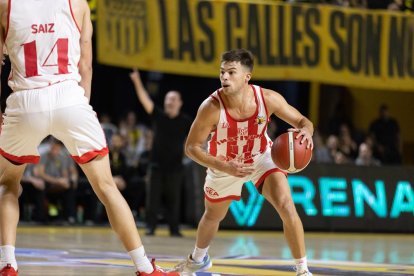 Natan Hoover, con la camiseta de Instituto en Argentina.