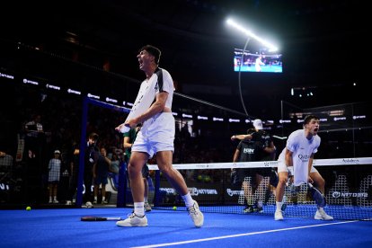 Coello y Tapia celebran con rabia contenida el triunfo en Málaga