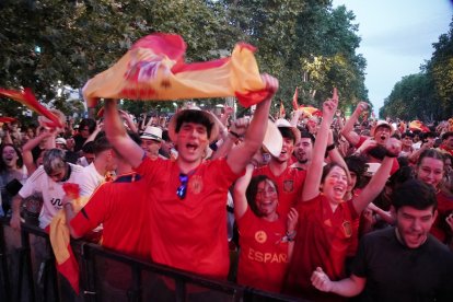 Aficionados disfrutando de la final en Valladolid