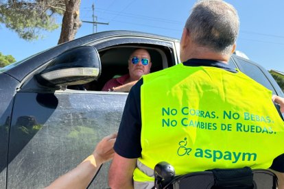 Miguel García, voluntario de ASPAYM, en la nueva campaña de la DGT para reducir las muertes por exceso de velocidad.