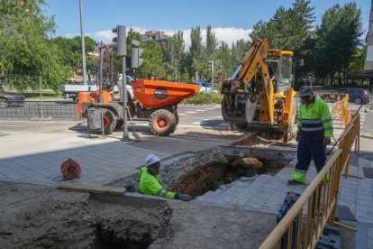 Obras de la red de calor en la Avenida Miguel Ángel Blanco