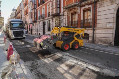 Tareas de fresado en la calle López Gómez