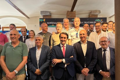 Participantes en la presentación de la Semana de la Trucha en León