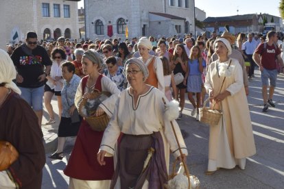 Desfile de la recreación del mito del origen de Campaspero.