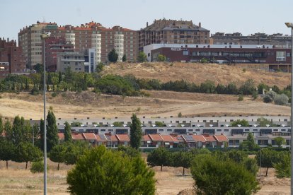 Ladera suroeste de Parquesol, con algunas de las parcelas que se urbanizarán.