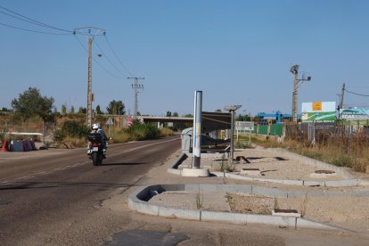 Obras paralizadas para la construcción del carril bici que unirá Valladolid y Simancas en la actualidad.