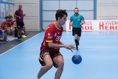 Adrián Pons en un partido de pretemporada con el primer equipo