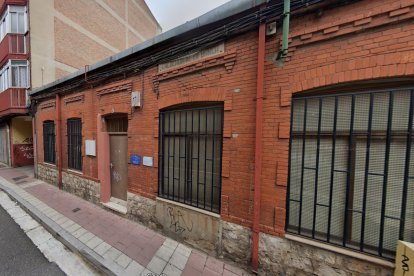 Antiguo colegio de Las Delicias que la albergará la casa para los migrantes.