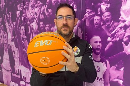 Lolo Encinas, entrenador del UEMC Real Valladolid Baloncesto.