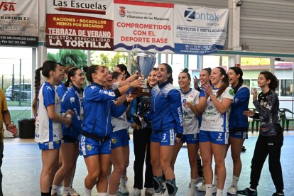 El Aula levanta la Copa de Castilla y León