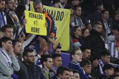 Pancarta con el lema ‘Ronaldo, go home’ en el estadio Zorrilla