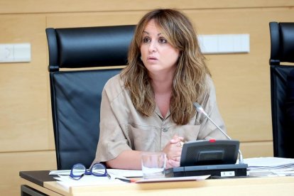 Patricia Gómez Urbán durante una comisión de las Cortes