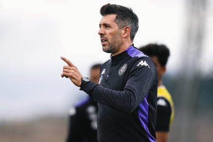 Paulo Pezzolano, durante un entrenamiento de esta semana.